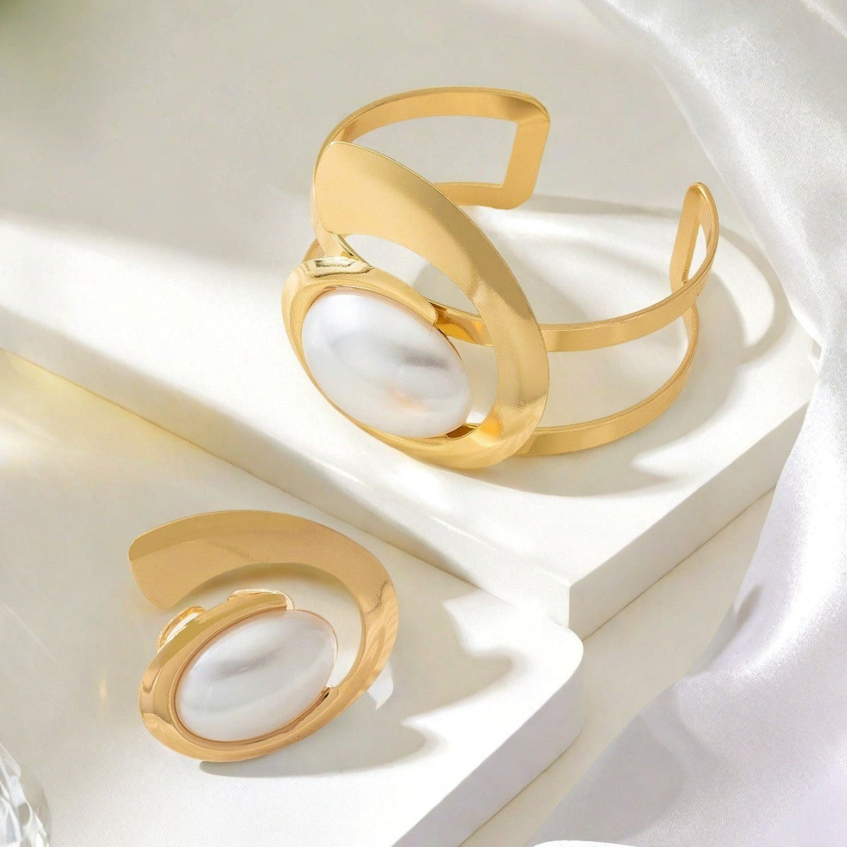 Women's Fashion Bracelet And Ring Set